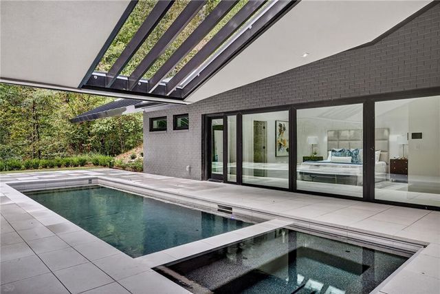 585 Amberidge Trail, Atlanta, GA 30328