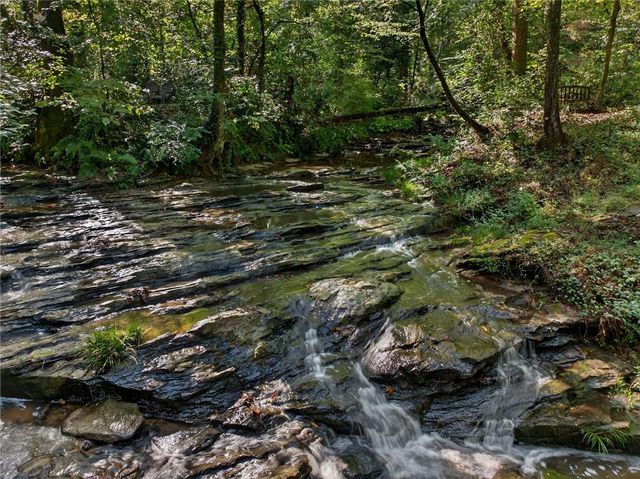 585 Amberidge Trail, Atlanta, GA 30328