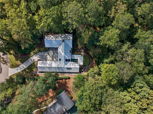 585 Amberidge Trail, Atlanta, GA 30328