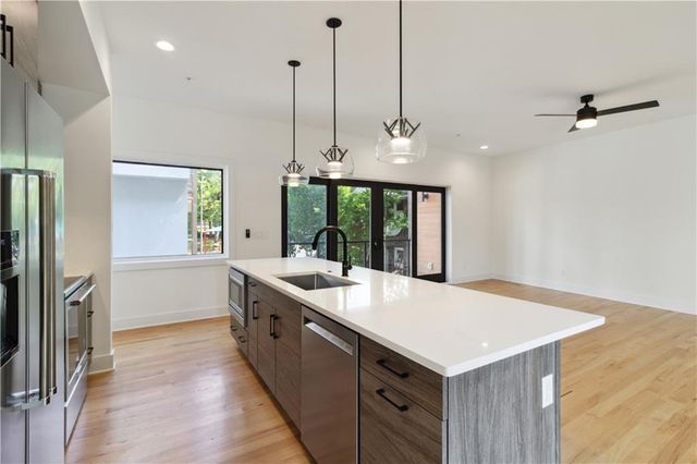 367 Parkway NE Drive 9, Atlanta, GA 30312