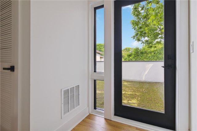 367 Parkway NE Drive 9, Atlanta, GA 30312