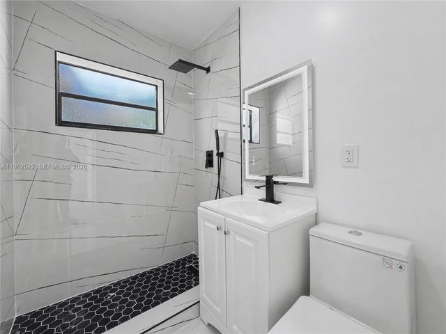 15694 NE 10th Ct, North Miami Beach, FL 33162