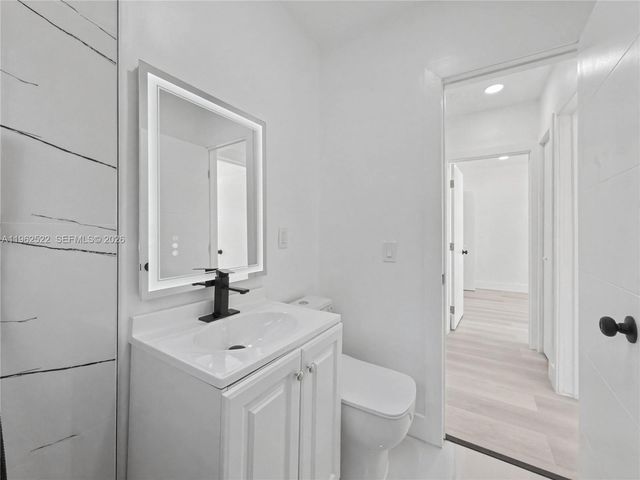 15694 NE 10th Ct, North Miami Beach, FL 33162