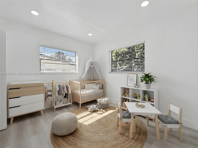 15694 NE 10th Ct, North Miami Beach, FL 33162