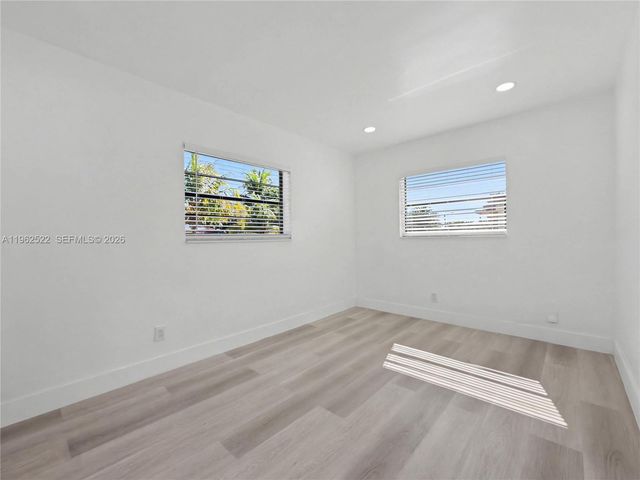 15694 NE 10th Ct, North Miami Beach, FL 33162