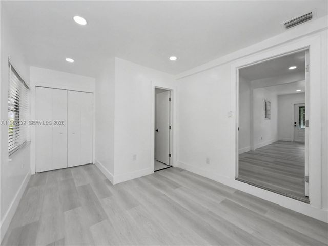 15694 NE 10th Ct, North Miami Beach, FL 33162