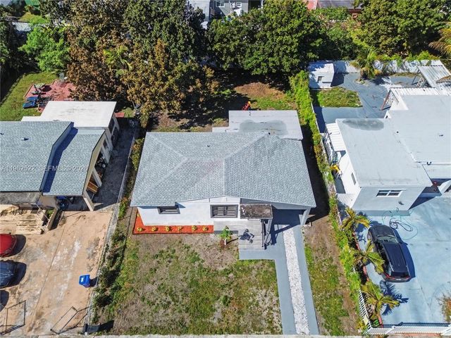 15694 NE 10th Ct, North Miami Beach, FL 33162