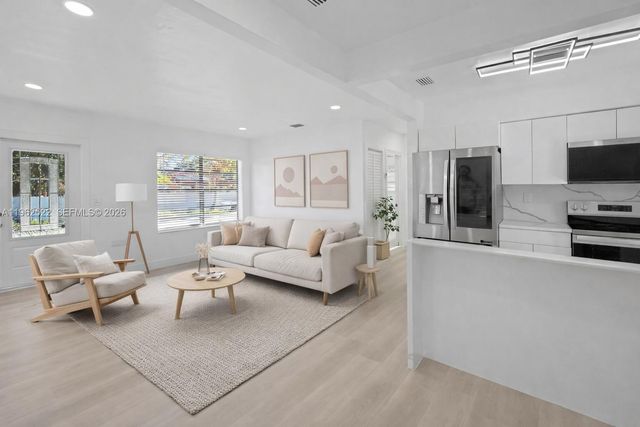 15694 NE 10th Ct, North Miami Beach, FL 33162