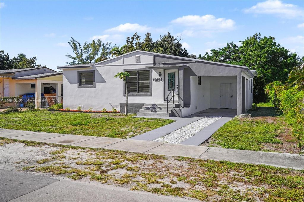 15694 NE 10th Ct, North Miami Beach, FL 33162