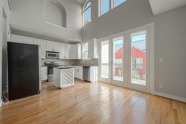 2721 Austin Street, Houston, TX 77004