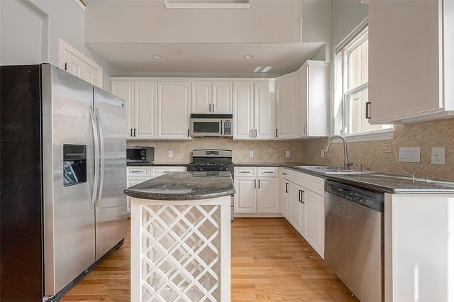 2721 Austin Street, Houston, TX 77004