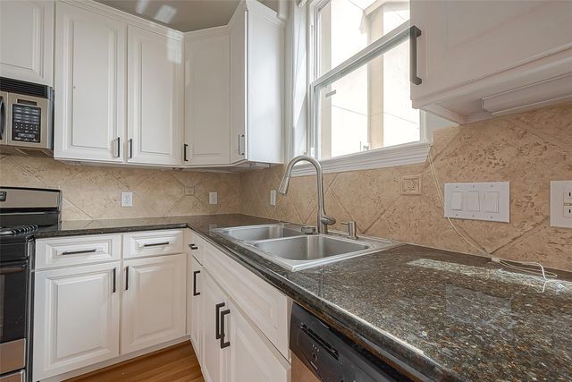 2721 Austin Street, Houston, TX 77004