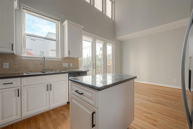 2721 Austin Street, Houston, TX 77004