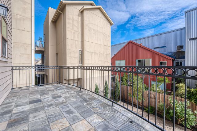2721 Austin Street, Houston, TX 77004