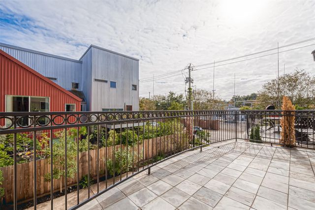 2721 Austin Street, Houston, TX 77004