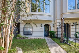 2721 Austin Street, Houston, TX 77004
