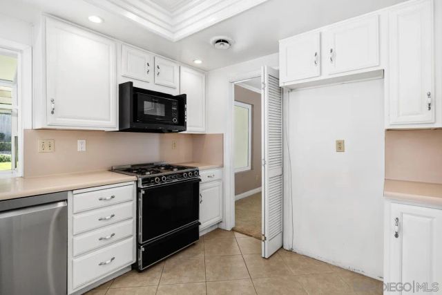 648 E J Street, Chula Vista, CA 91910
