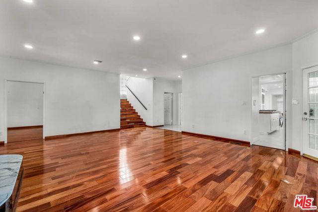 10810 Rochester Avenue, Los Angeles, CA 90024