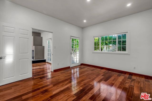 10810 Rochester Avenue, Los Angeles, CA 90024