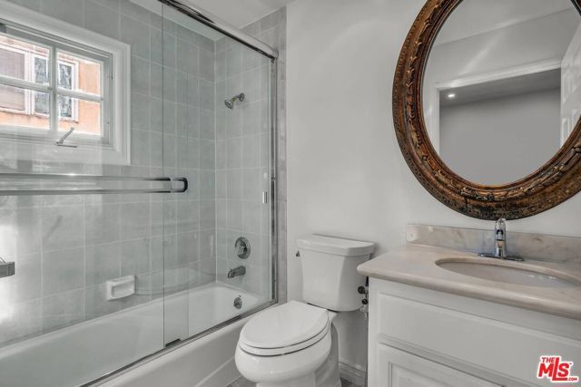 10810 Rochester Avenue, Los Angeles, CA 90024