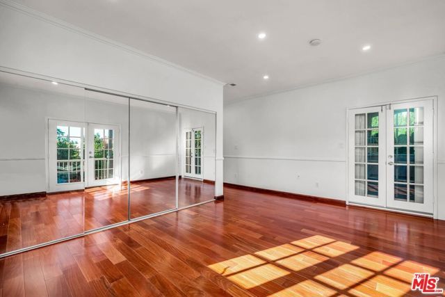 10810 Rochester Avenue, Los Angeles, CA 90024