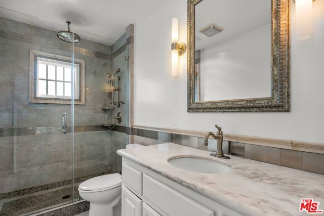 10810 Rochester Avenue, Los Angeles, CA 90024