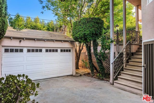 10810 Rochester Avenue, Los Angeles, CA 90024