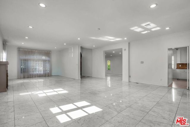 10810 Rochester Avenue, Los Angeles, CA 90024