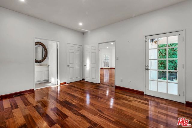 10810 Rochester Avenue, Los Angeles, CA 90024