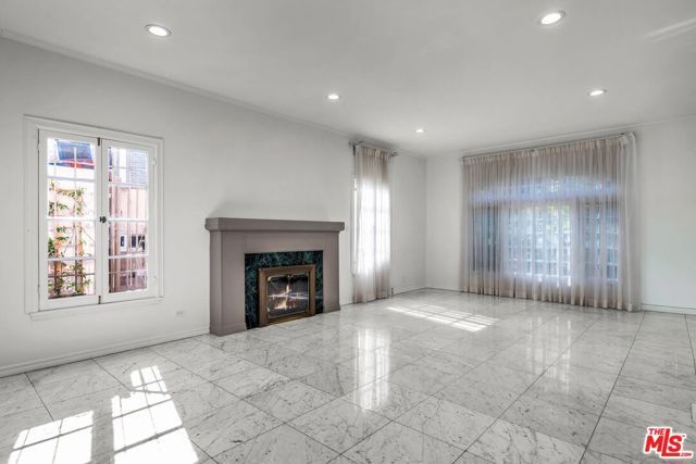 10810 Rochester Avenue, Los Angeles, CA 90024