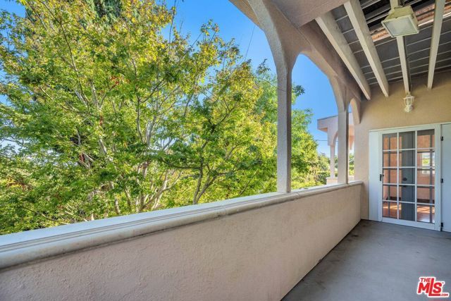 10810 Rochester Avenue, Los Angeles, CA 90024