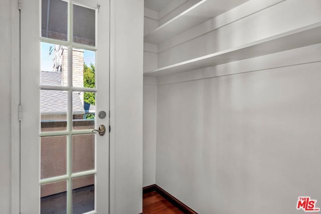 10810 Rochester Avenue, Los Angeles, CA 90024