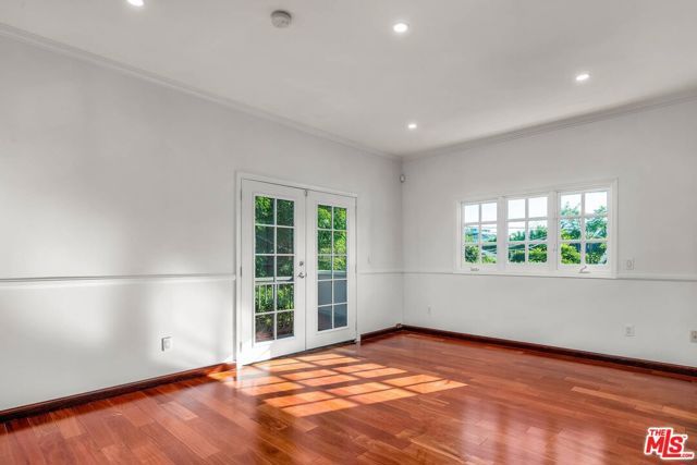 10810 Rochester Avenue, Los Angeles, CA 90024