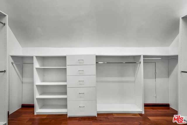 10810 Rochester Avenue, Los Angeles, CA 90024