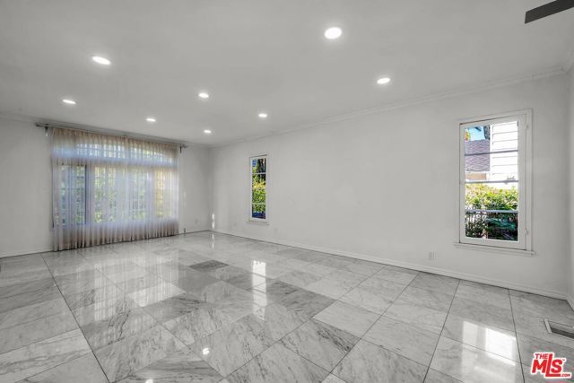 10810 Rochester Avenue, Los Angeles, CA 90024