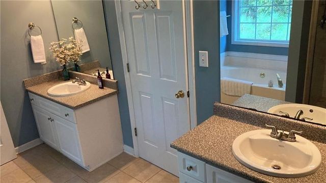 340 Fountainmist Trail, Lawrenceville, GA 30043