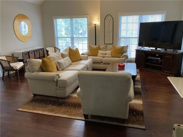 340 Fountainmist Trail, Lawrenceville, GA 30043