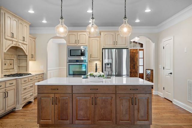 8027 Fenwick Ln, Spring Hill, TN 37174