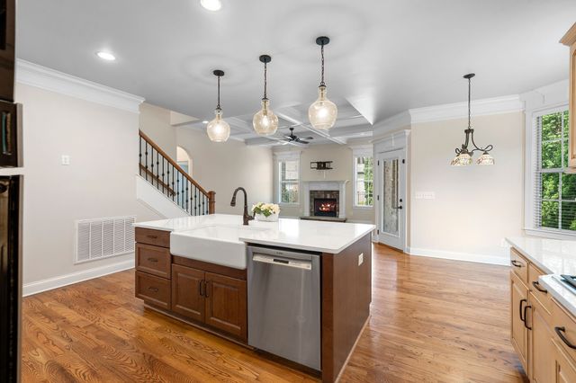 8027 Fenwick Ln, Spring Hill, TN 37174