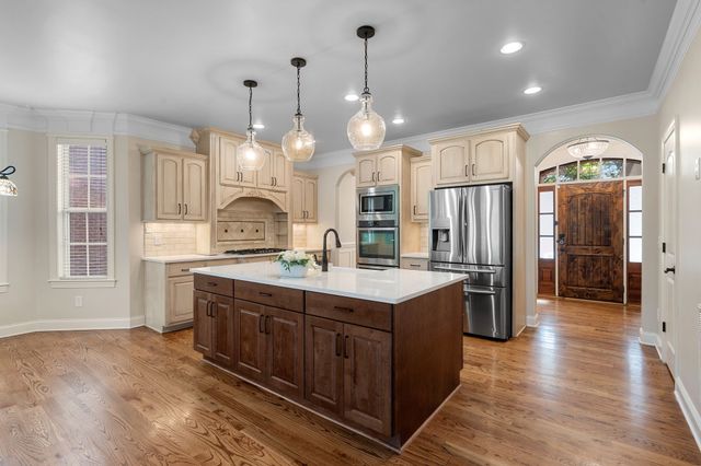 8027 Fenwick Ln, Spring Hill, TN 37174