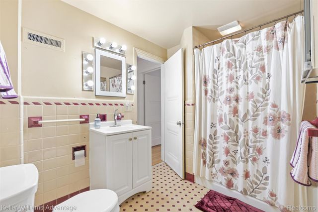 360 Centerlawn Street, East Lansing, MI 48823
