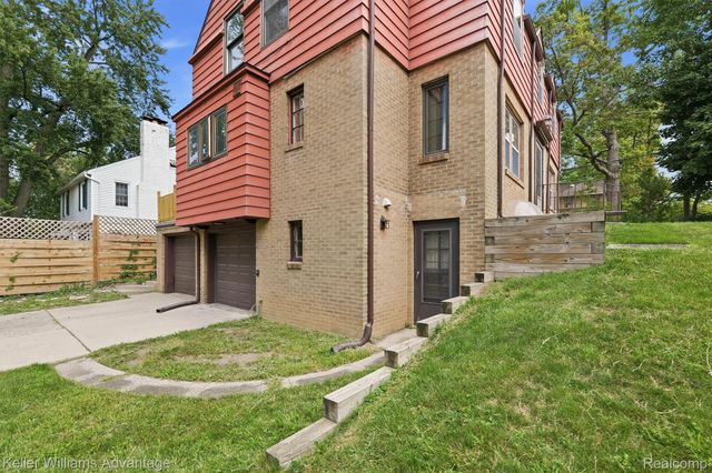 360 Centerlawn Street, East Lansing, MI 48823