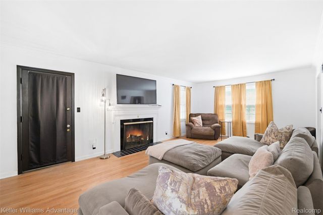 360 Centerlawn Street, East Lansing, MI 48823