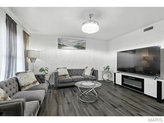 1908 Union Road, Mehlville, MO 63125