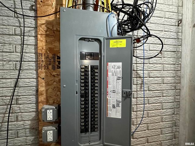 10525 Two Mile Road, Thomson, IL 61285