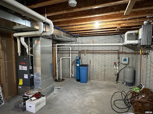 10525 Two Mile Road, Thomson, IL 61285