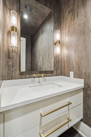 10106 Meadow Lake Lane, Houston, TX 77042