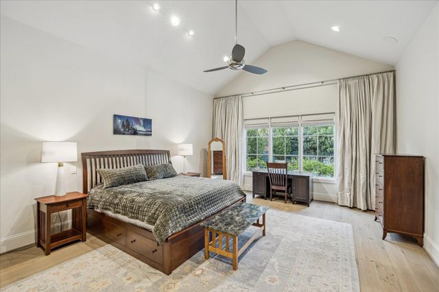 10106 Meadow Lake Lane, Houston, TX 77042