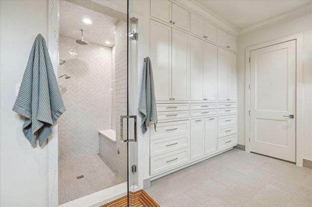 10106 Meadow Lake Lane, Houston, TX 77042