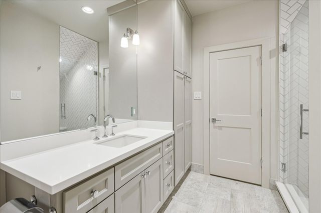 10106 Meadow Lake Lane, Houston, TX 77042